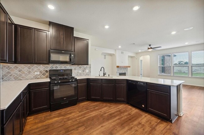 Photo - 705 Vaughn St