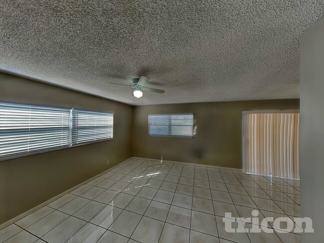 Photo - 1924 Derbywood Dr