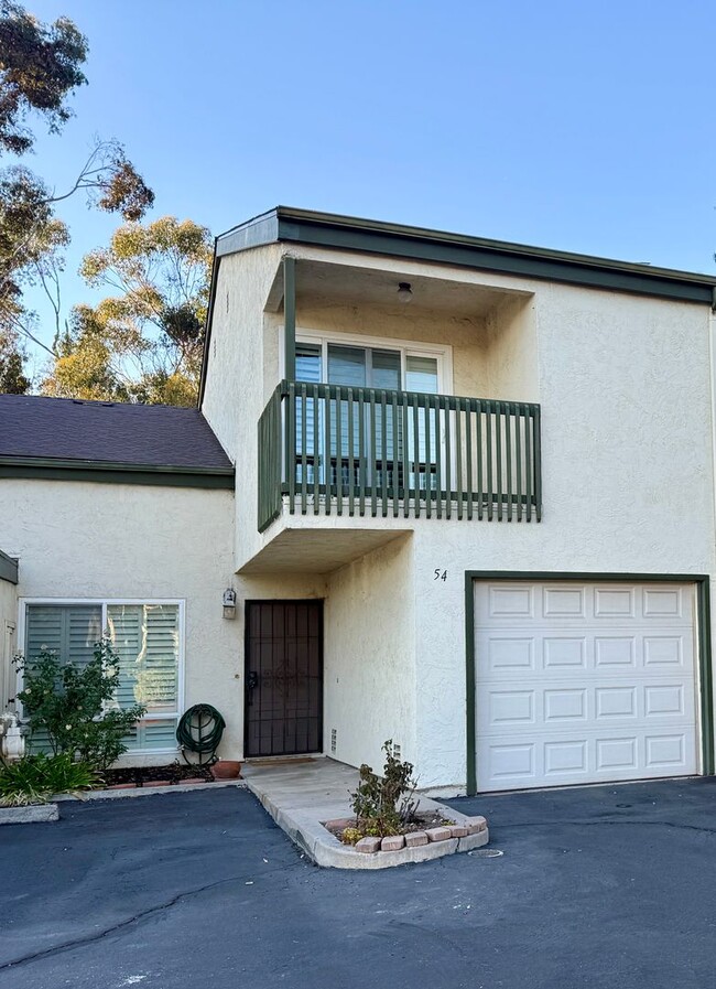 Beautiful 3 Bedroom 2 Bath Townhouse in La... - Beautiful 3 Bedroom 2 Bath Townhouse in La...