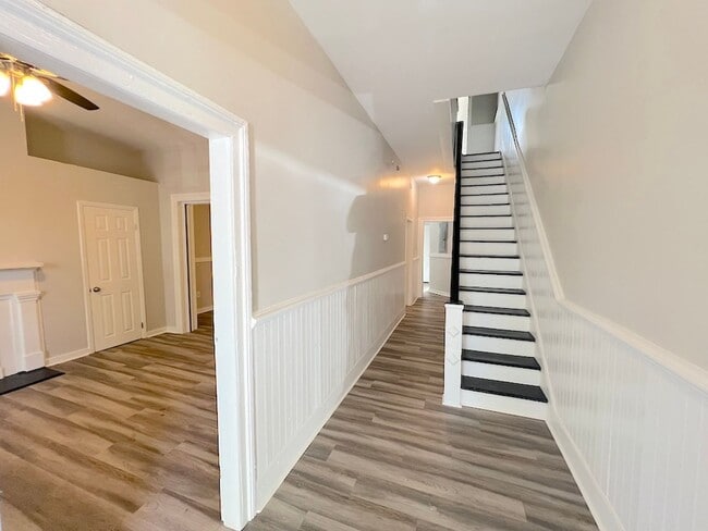 Photo - 3 BED | 2 BATH | VICTORIAN DISTRICT | PRIVATE BACK PATIO