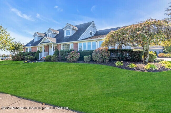 Photo - 809 W Lk Dr