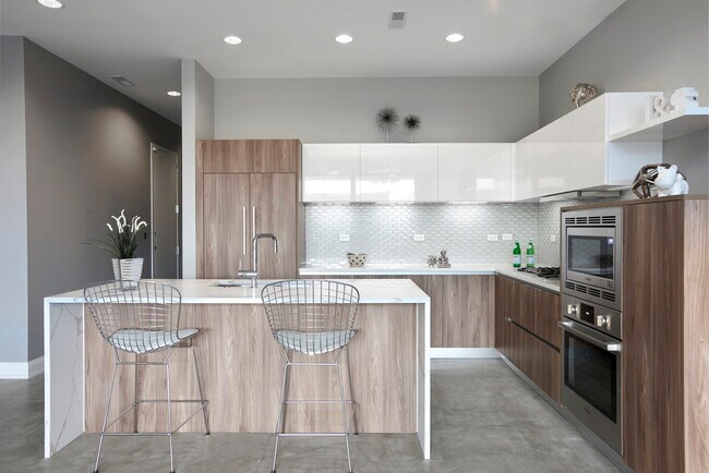 Photo - 1444 N Western Ave Unidad 2N