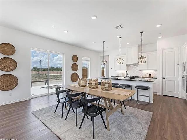 Photo - 6200 King's Path