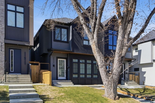 Photo - 3517 42 St SW