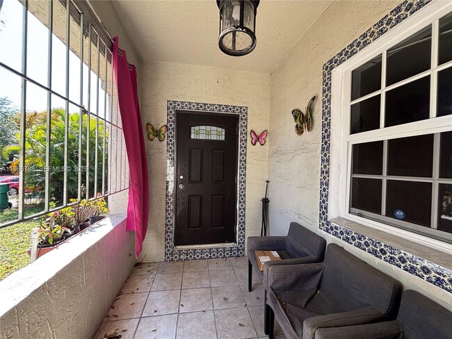 Photo - 521 NW 48th St