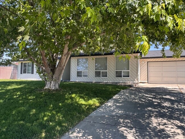 Photo - Terrace Heights 3br 2ba with double garage