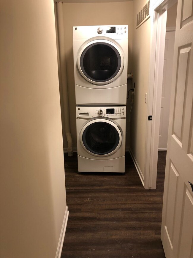 The Madison End Unit - The Madison End Unit Apartamento Unidad 8264 Yorkshire Drive