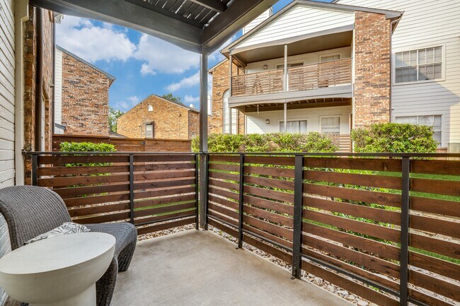18749-marsh-ln-dallas-tx-75287-2-High-Res-10