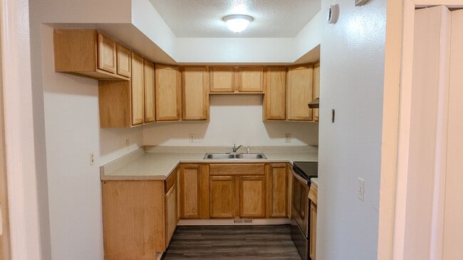 Photo - Lovely 2-Bedroom Townhouse in Central Toledo