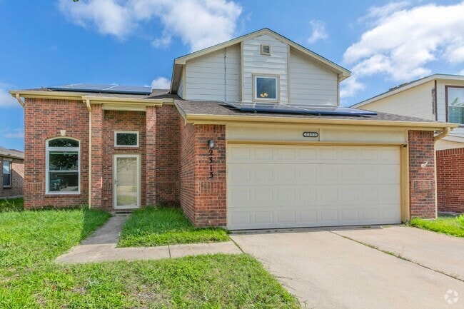 Building Photo - Right Around the Corner, Near Everywhere Y... Rental