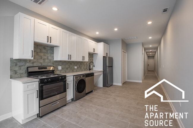 Photo - 5422 W Belmont Ave Unit 1