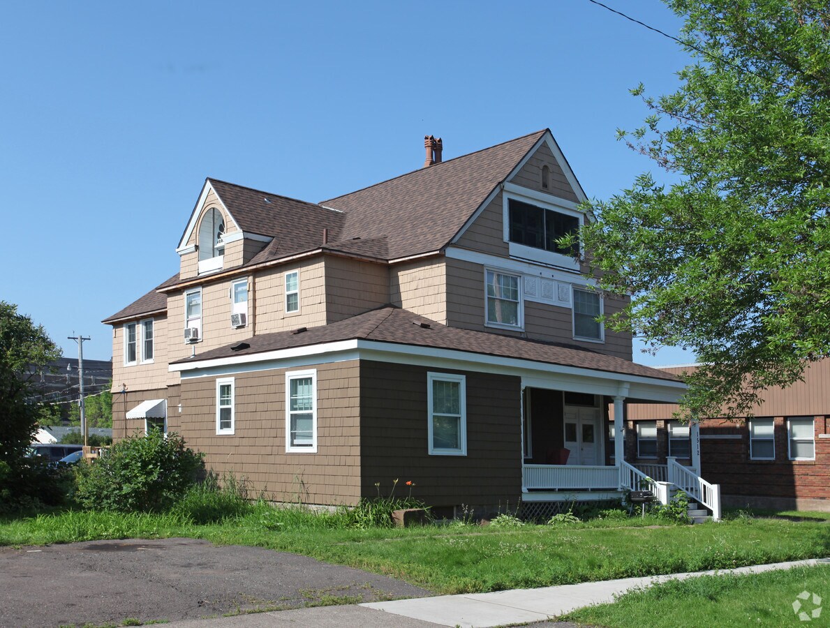 Photo - 1512 N 16th St Apartments