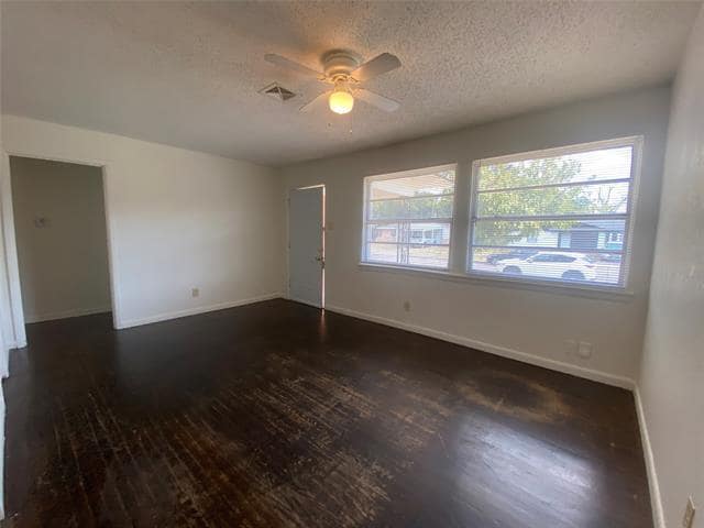 1701 Longview St