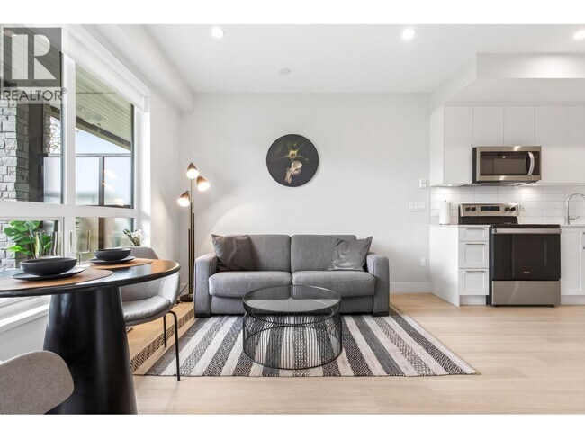 1942 Starling Dr. Unit 105