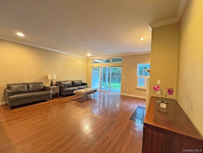 Photo - 54 Fairways Dr