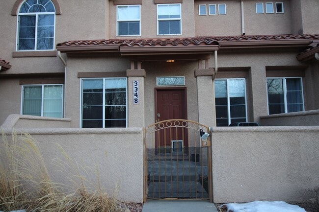Photo - Beautiful 2bdrm 3 bath 2 car garage townhome