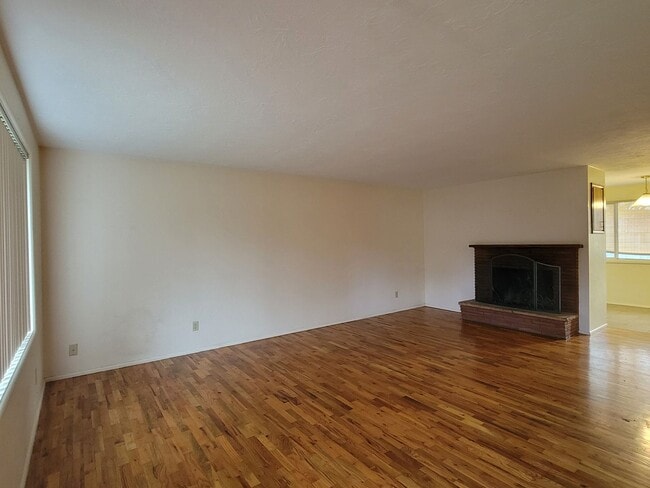 Photo - 01012 Unit 01012