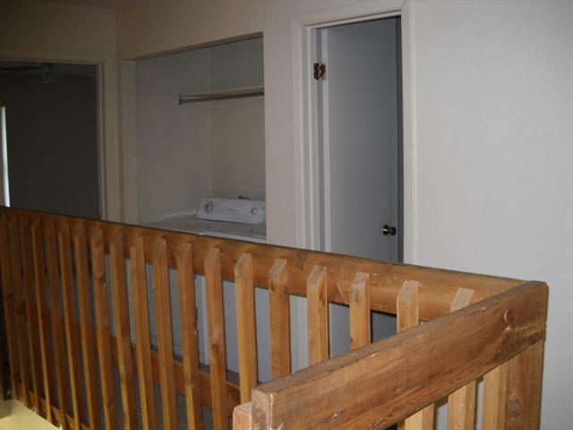 Photo - 909 Bruce Way