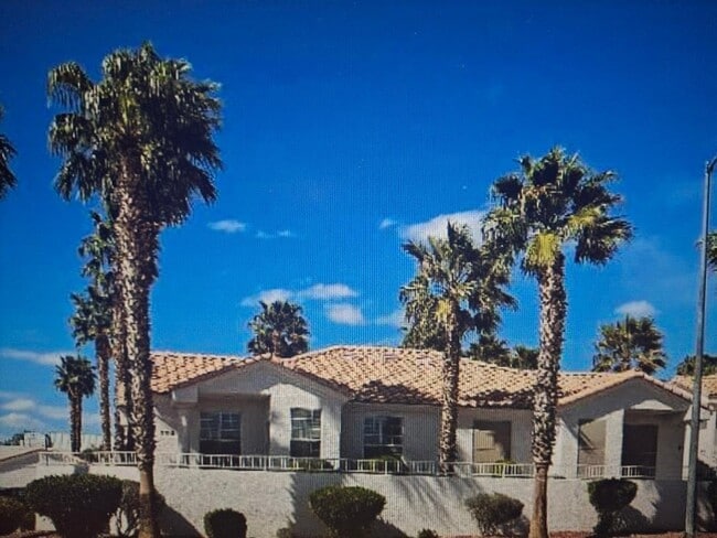 Building Photo - 758 Mesa Springs Dr