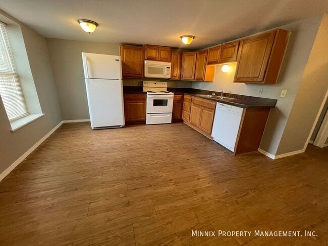 Building Photo - 1402 5th Ave Rental