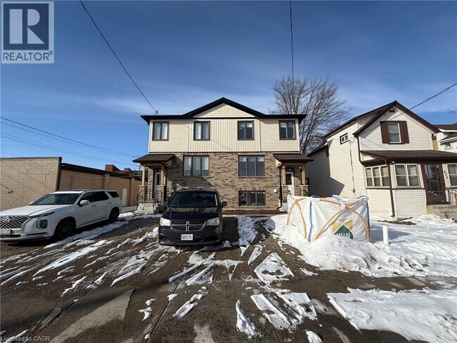 Photo - 675 Princess St