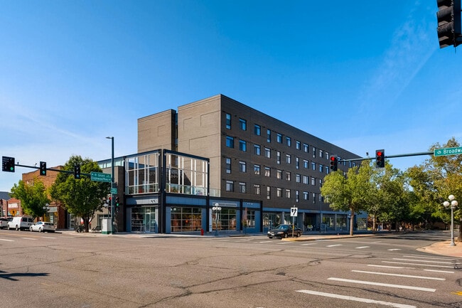 Broadway Lofts | Englewood, CO Apartments