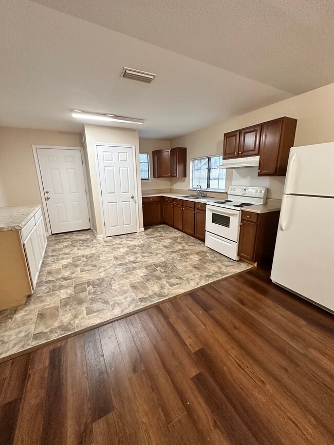 Photo - 127 Leggett Rd