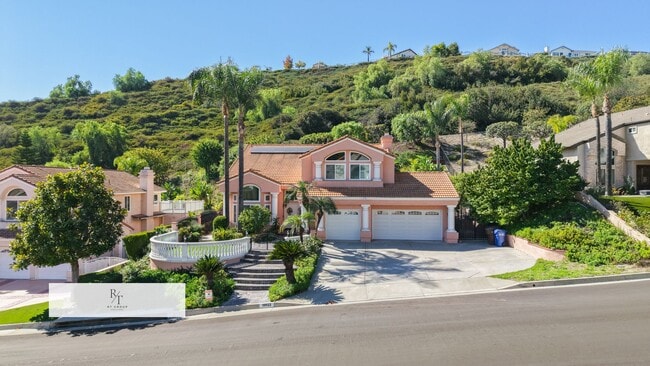 Building Photo - Stunning Remodeled Home in Walnut Valley U...