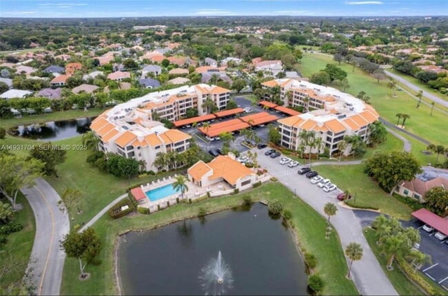 Building Photo - 7460 La Paz Blvd