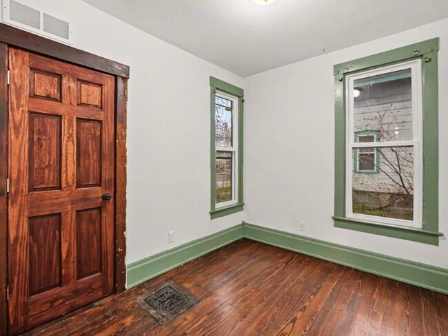 Photo - 120 Depot St