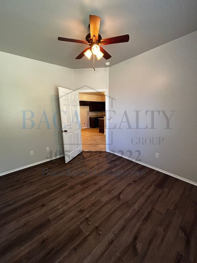 Photo - 3BR 2BA duplex with 2 car garage in Yukon!!