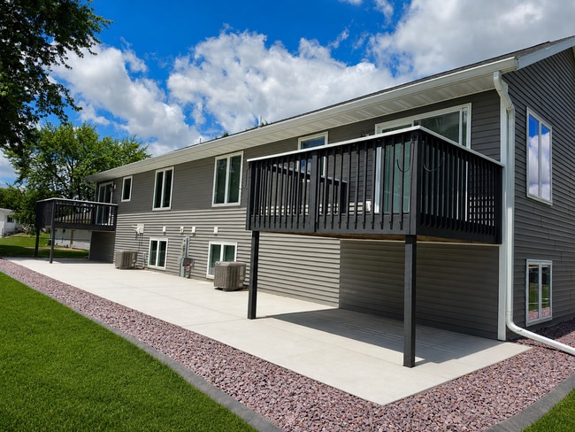 2721 Kellogg Ave