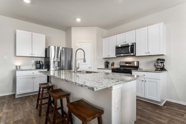 Photo - 3127 Keuka Pk Dr