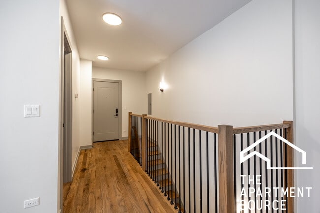 Photo - 1330 W Estes Ave Unit 1A