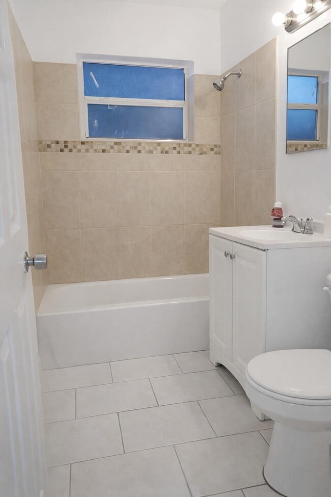 Photo - 2512 NW 9th Ct