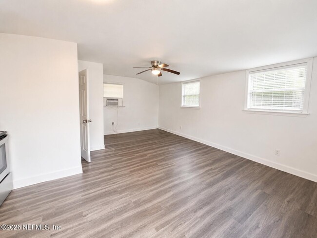 Photo - 4803 Lexington Ave