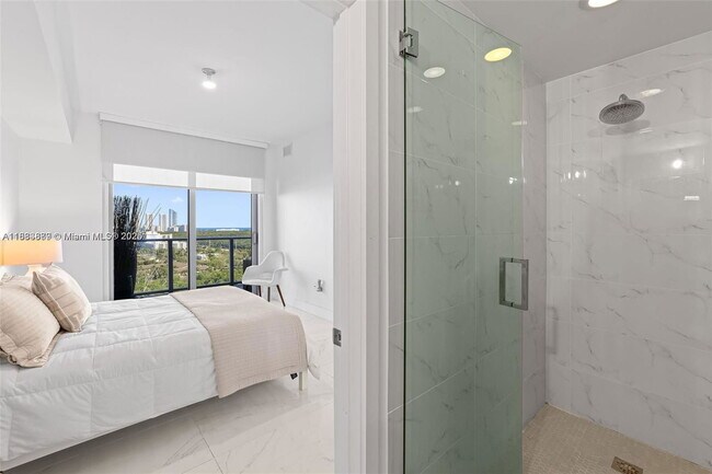 Building Photo - 16385 Biscayne Blvd Unit 1717