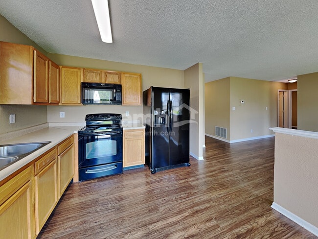 Photo - 1428 Blue Brook Way