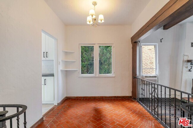 Photo - 1132 N Vista St Unit 2