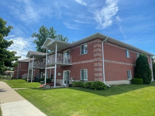 Photo - Wallaceburg Apartments