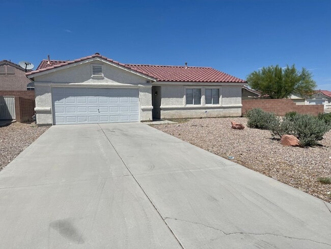 Building Photo - 3026 Honeysuckle Ave