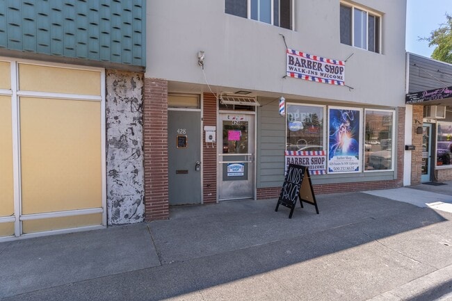 Chavez 426 Basin St NW 1 Unit + 1 Com - Chavez 426 Basin St NW 1 Apartment Unit + 1 Com Unit 428 Basin St NW