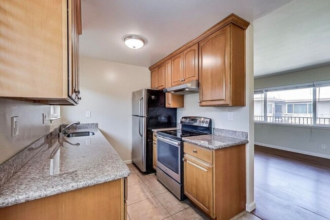 Building Photo - 1758 S Grant St Unit 03