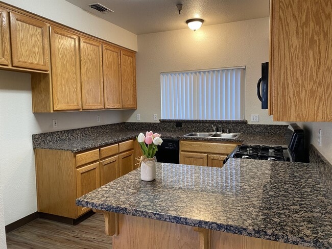 Photo - 2917 Snyder Ave