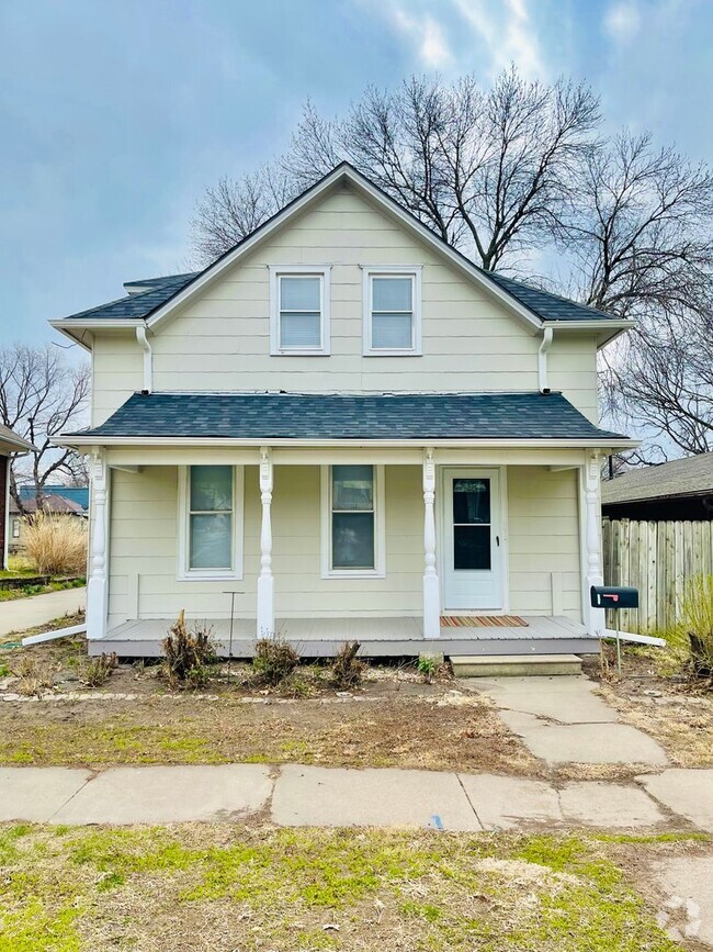 Building Photo - COMING SOON - Traditional 3BD/2BA Home w/ ...
