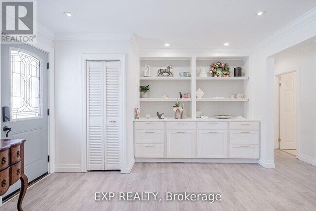 Photo - 130 Tremaine St