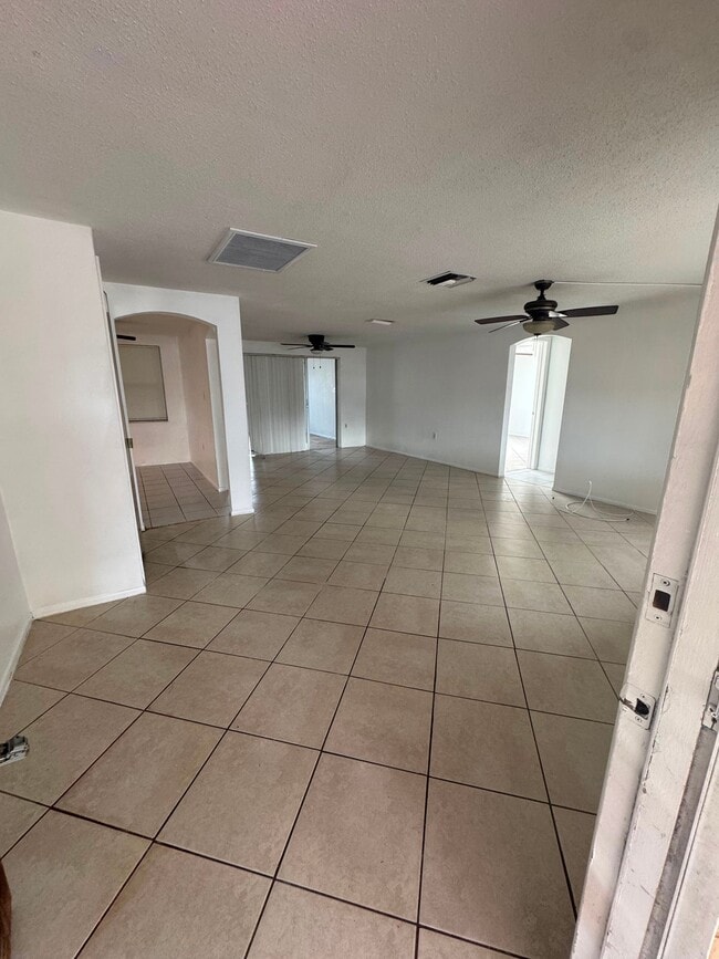 Photo - 7725 Bloomfield Dr
