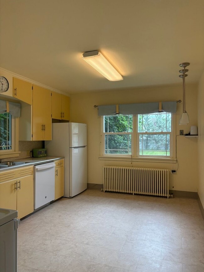 Photo - Remodeled 2 Bed / 1 Bath with Garage, Fenced Yard & All Utilities Included Near Midtown Missoula