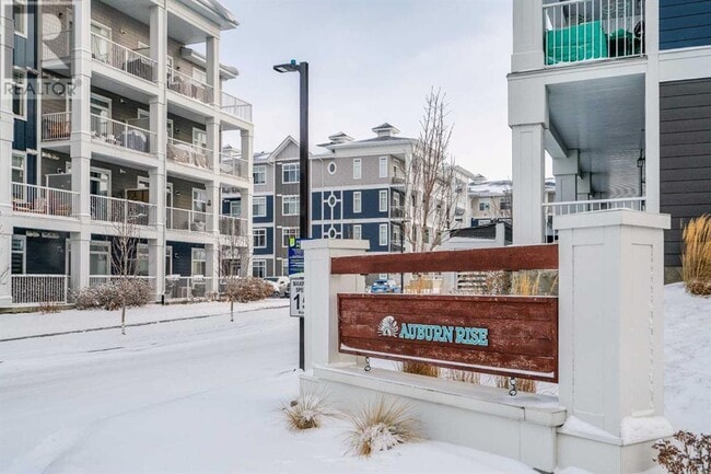 Photo - 400-400 Auburn Meadows Common SE