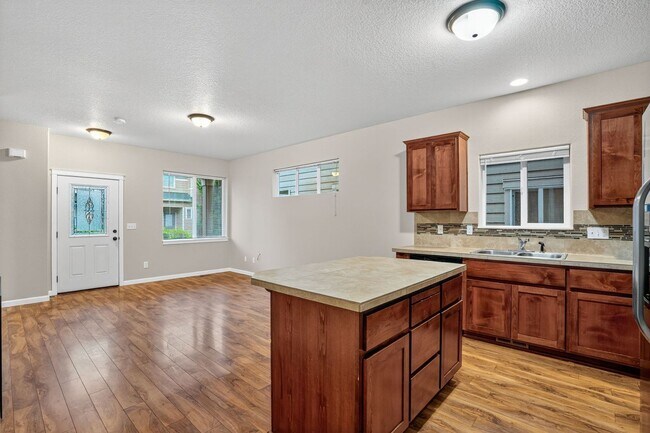 Photo - 2552 Carson Loop